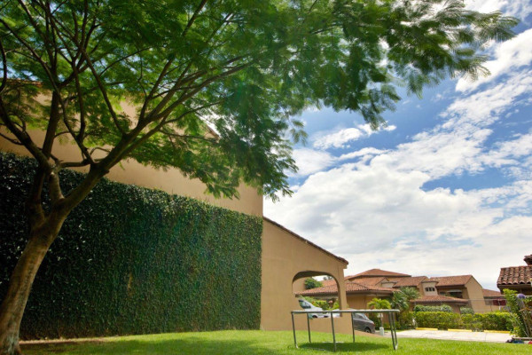 Alquiler de apartamento en  Condominio en Bello Horizonte de Escazú .