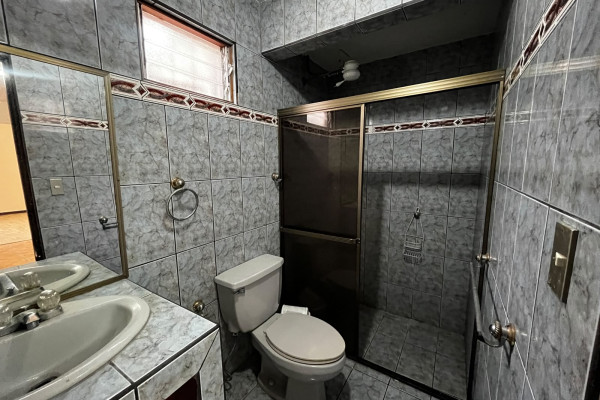 Se alquila apartamento en Sabana Norte.-12