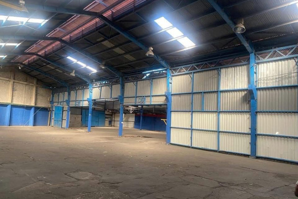 Alquiler de Bodega Industrial en La Uruca | 1,913 m².