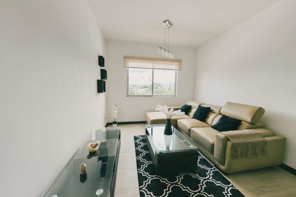¡Se alquila apartamento full amoblado en Sabana!