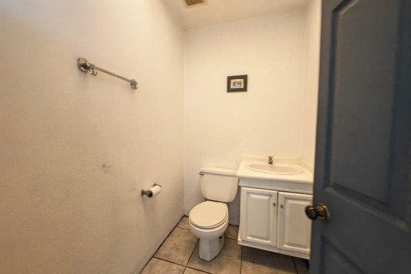 Se vende casa de una planta en Rohrmoser.