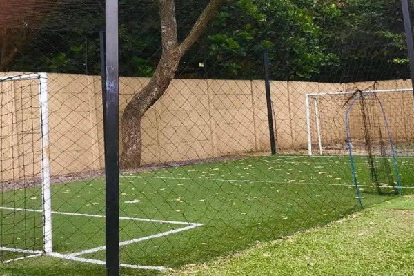 Se alquila casa  en condominio  en Santa Ana Pozos.
