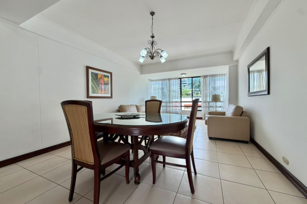 Se alquila apartamento en Escazú. Trejos Montealegre. Amueblado.
