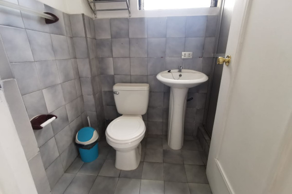 Se alquila apartamento en Trejos Montealegre. (Ref. 4610)