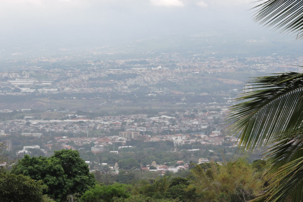 Se alquila casa una planta en Escazu. Linda vista En Condominio (Ref. 4615)-8