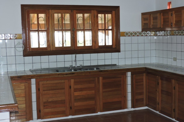 Se alquila casa una planta en Escazu. Linda vista En Condominio (Ref. 4615)-4