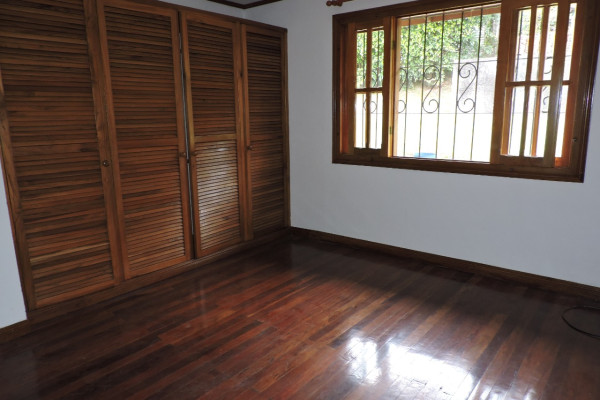 Se alquila casa una planta en Escazu. Linda vista En Condominio (Ref. 4615)-24