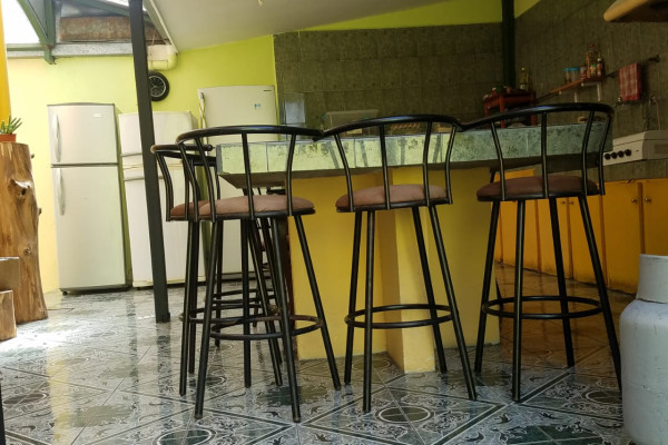 Vendo casa de 2 plantas en Rohrmoser. (Ref. 4629)