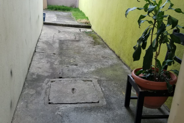 Vendo casa de 2 plantas en Rohrmoser. (Ref. 4629)