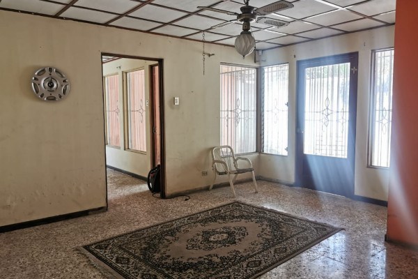 Se Vende Casa En Rohrmoser. Cerca Del Colegio Humboldt (Ref. 119)