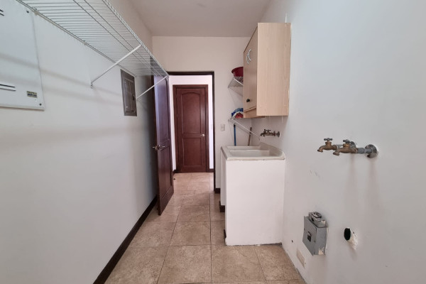 2549 Se Alquila Casa En Santa Ana (Ref. 4748)