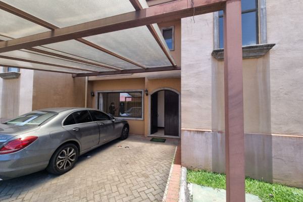 2549 Se Alquila Casa En Santa Ana (Ref. 4748)