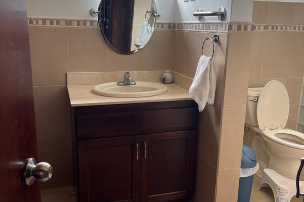 Se alquila casa de 2285 m2 en San Rafael de Escazú (Ref. 4749)
