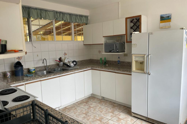 Se alquila casa de 2285 m2 en San Rafael de Escazú (Ref. 4749)