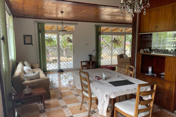 Se alquila casa de 2285 m2 en San Rafael de Escazú (Ref. 4749)