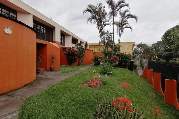 Se Alquila Apartamento Tipo Town House En La Uruca (Ref. 4783)