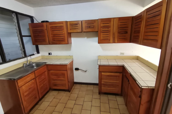 Se Alquila Apartamento Tipo Town House En La Uruca (Ref. 4783)