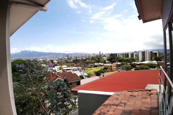 Se alquila casa independiente en Escazú. Se aceptan mascotas (Ref. 4821)
