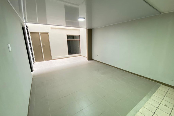 Se Alquila Edificio Comercial cerca del Parque La Sabana. (Ref. 4293)