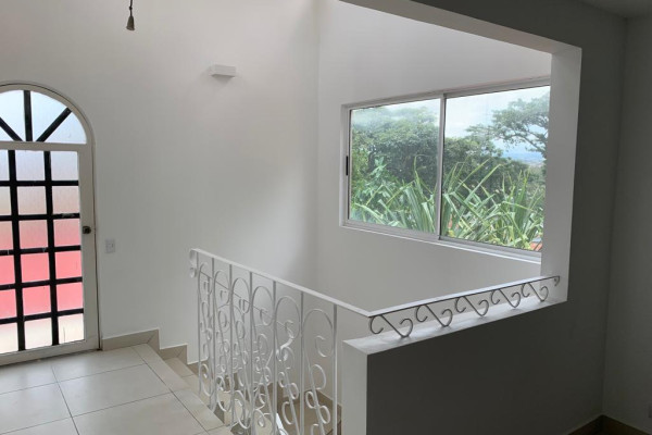 Se Alquila Acogedora Casa en San Rafael de Escazú. (Ref. 4338)