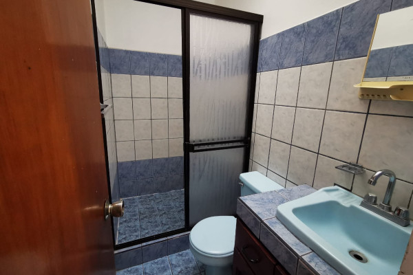 Se alquila apartamento en Rohrmoser. (Ref. 4365)