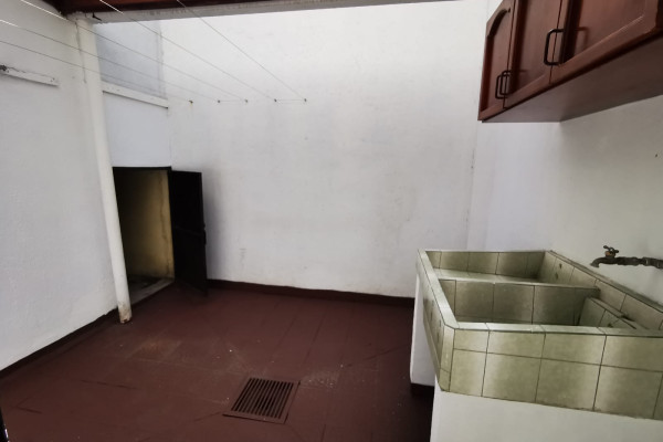 Se alquila apartamento en Rohrmoser. (Ref. 4365)