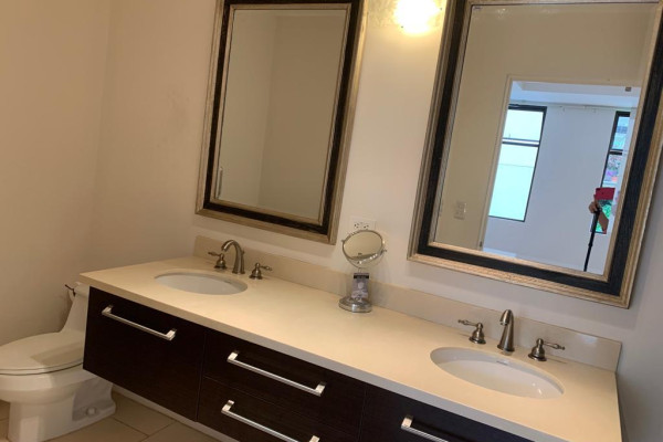 Se alquila apartamento amplio en Tres Ríos. (Ref. 4388)
