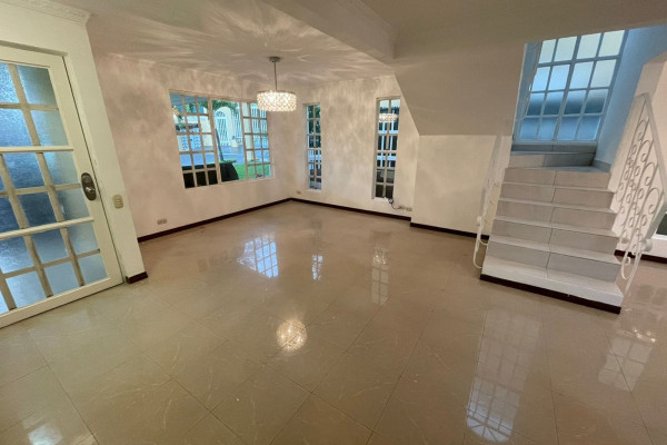 Se Alquila Linda Casa en Condominio en Escazú. (Ref. 4398)
