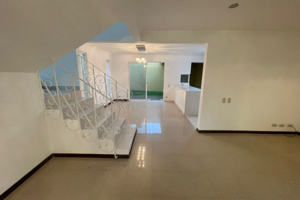 Se Alquila Linda Casa en Condominio en Escazú. (Ref. 4398)