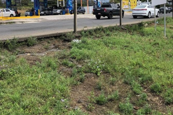 Se Alquila Lote Uso Mixto, Doble Frente en Heredia. Zona de Alto Transito. (Ref. 4410)