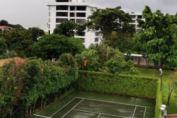 Se vende apartamento en condómino Santa Fe, Escazú