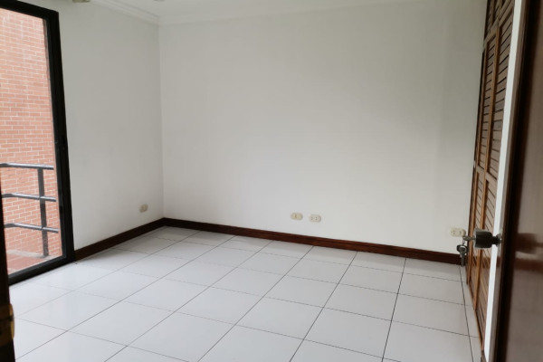 Se vende apartamento en condómino Santa Fe, Escazú