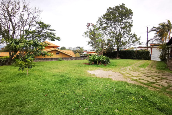 Se Alquila Casa De Santo Domingo.