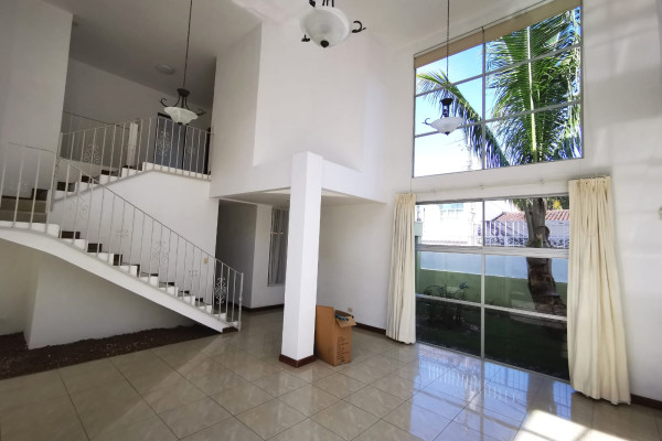 Se Alquila casa en Rio Oro, Santa Ana.-13