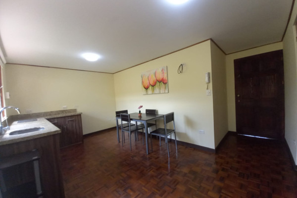 Se alquila apartamento en Sabana Sur con o sin muebles