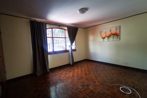 Se alquila apartamento en Sabana Sur con o sin muebles