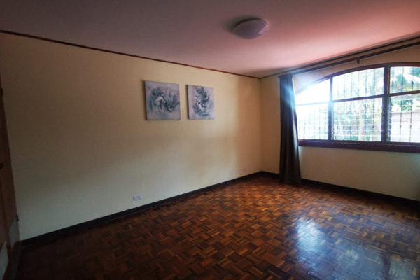 Se alquila apartamento en Sabana Sur con o sin muebles