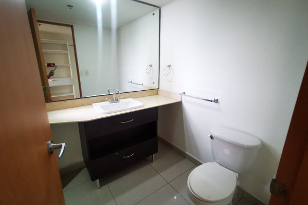 Se alquila apartamento de 3 Habitaciones frente a municipalidad de San José.