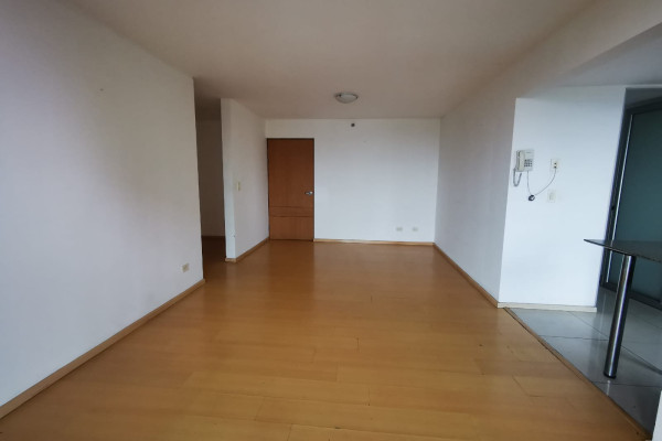 Se alquila apartamento de 3 Habitaciones frente a municipalidad de San José.