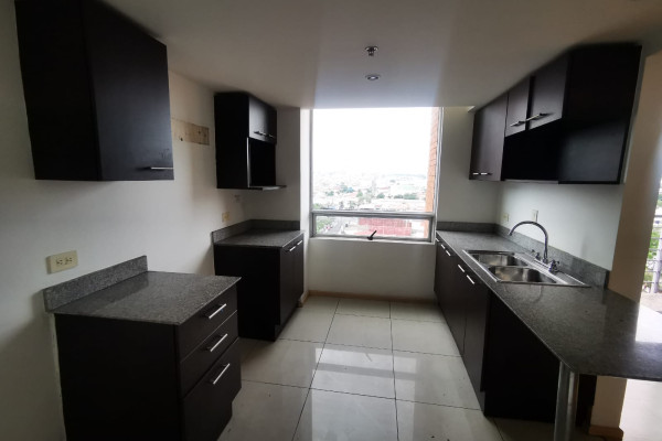 Se alquila apartamento de 3 Habitaciones frente a municipalidad de San José.