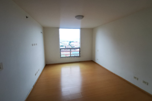Se alquila apartamento de 3 Habitaciones frente a municipalidad de San José.