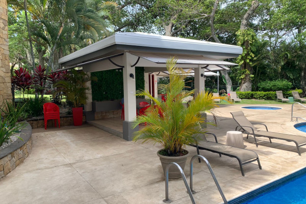 Se vende Apartamento en Avalon Santa Ana. Con Mezanine