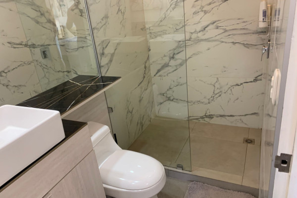 Se vende Apartamento en Avalon Santa Ana. Con Mezanine