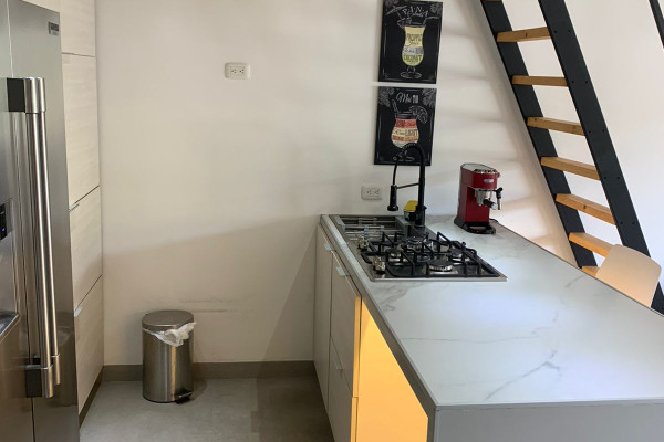 Se vende Apartamento en Avalon Santa Ana. Con Mezanine