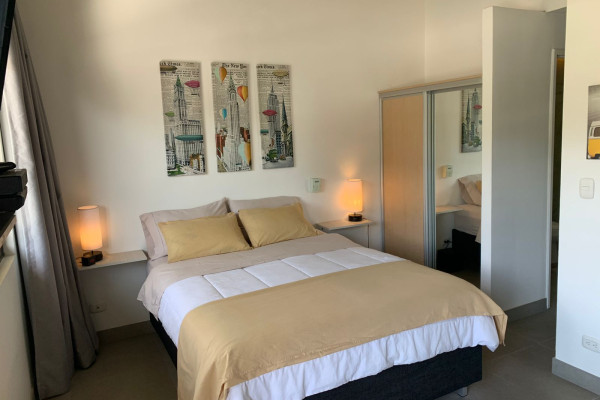 Se vende Apartamento en Avalon Santa Ana. Con Mezanine