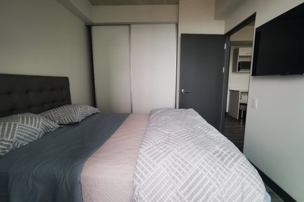 Se alquila apartamento amoblado en Secrt Sabana.