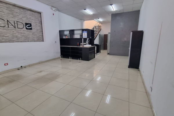 SE ALQUILA LOCAL COMERCIAL EN ROHRMOSER.-2