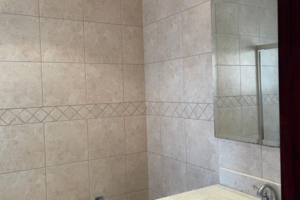 Se alquila casa en La Rivera de Belén. Mantenimiento incluido.-17