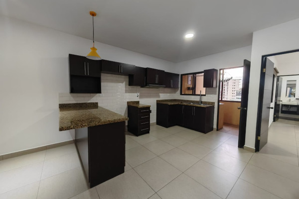 Se alquila apartamento en Rohrmoser.