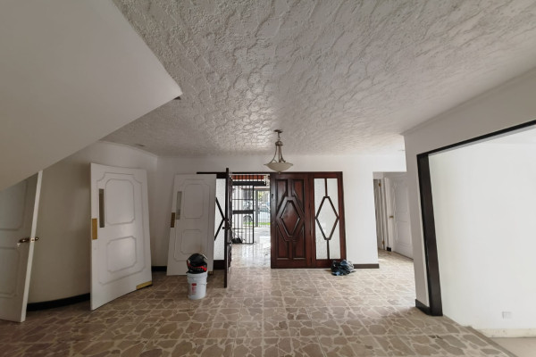 Alquiler de casa grande en Nunciatura. Rohrmoser